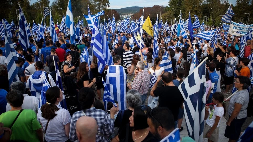 ΣΥΡΙΖαίος δημοσιογράφος έβγαλε fake news τις εικόνες των χιλιάδων διαδηλωτών στη Θεσσαλονίκη (βίντεο)